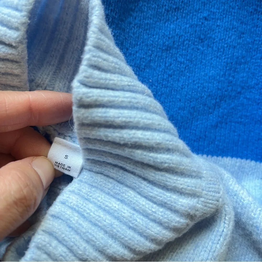 Gap Kids CashSoft Blue Stripe Turtleneck Sweater Girls Size Small